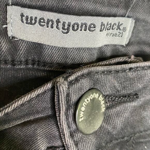 Forever 21 black distressed skinny jeans size 20 - Picture 5 of 6